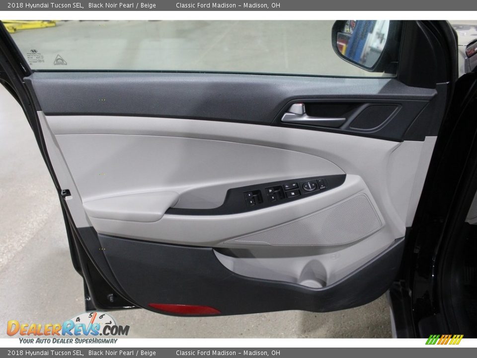 Door Panel of 2018 Hyundai Tucson SEL Photo #12