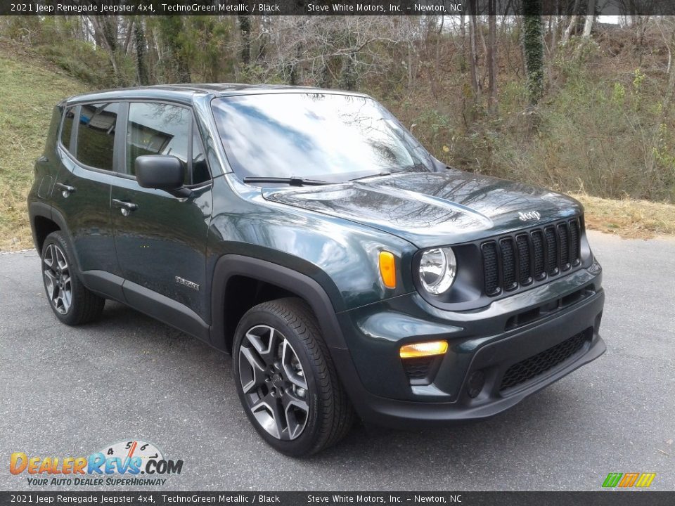 Front 3/4 View of 2021 Jeep Renegade Jeepster 4x4 Photo #4
