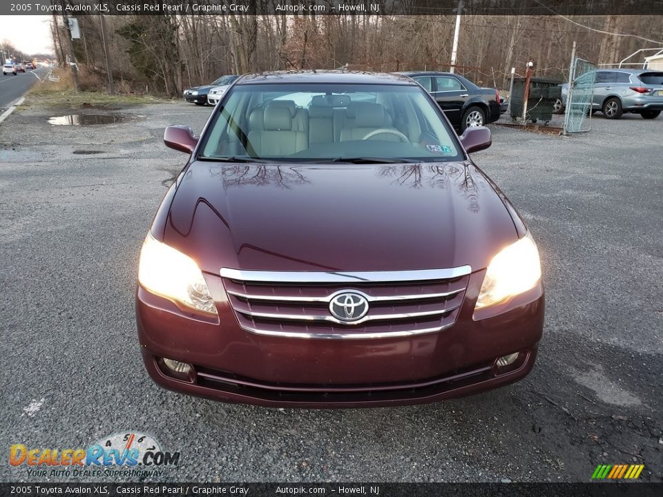 2005 Toyota Avalon XLS Cassis Red Pearl / Graphite Gray Photo #2