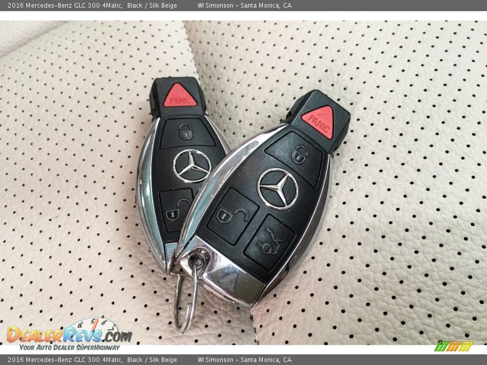 Keys of 2016 Mercedes-Benz GLC 300 4Matic Photo #11