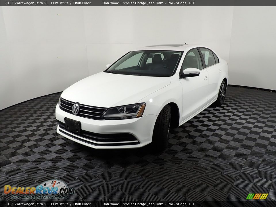 2017 Volkswagen Jetta SE Pure White / Titan Black Photo #9