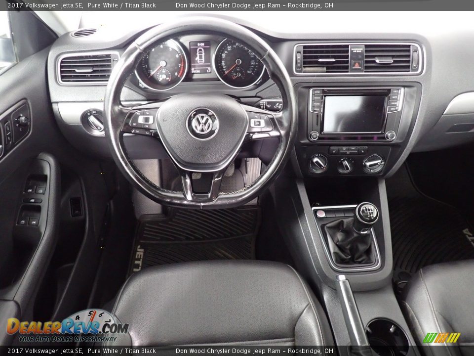 2017 Volkswagen Jetta SE Pure White / Titan Black Photo #30