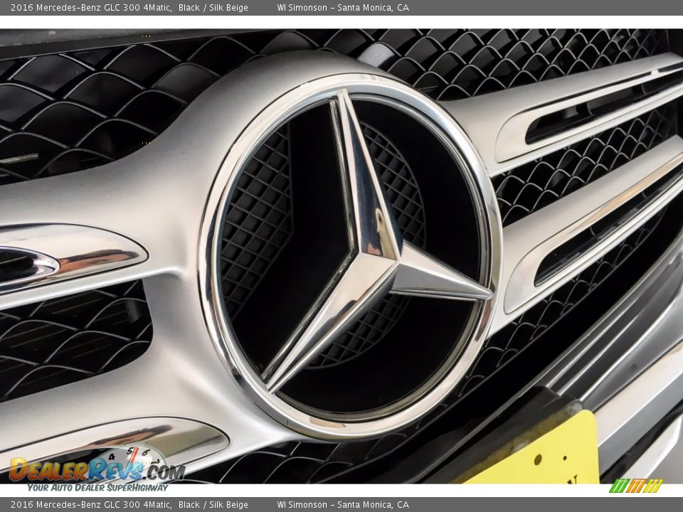 2016 Mercedes-Benz GLC 300 4Matic Black / Silk Beige Photo #34