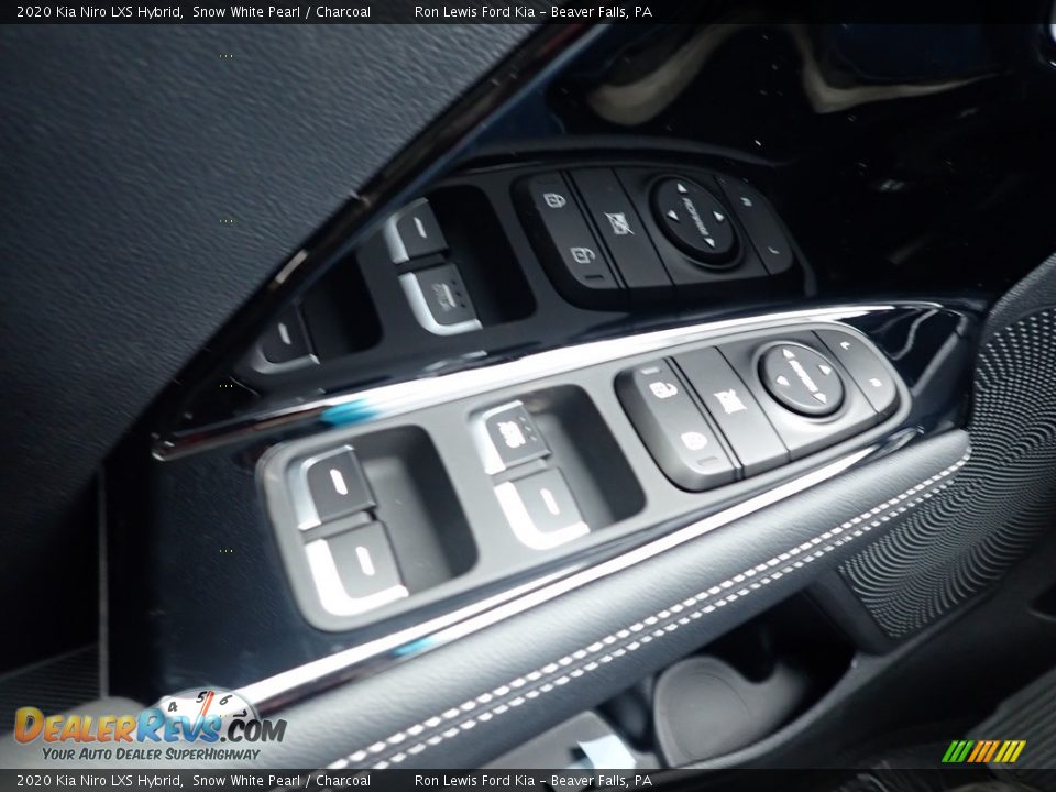 Controls of 2020 Kia Niro LXS Hybrid Photo #19