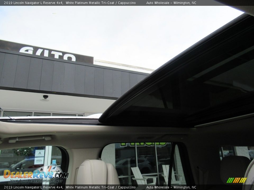2019 Lincoln Navigator L Reserve 4x4 White Platinum Metallic Tri-Coat / Cappuccino Photo #13