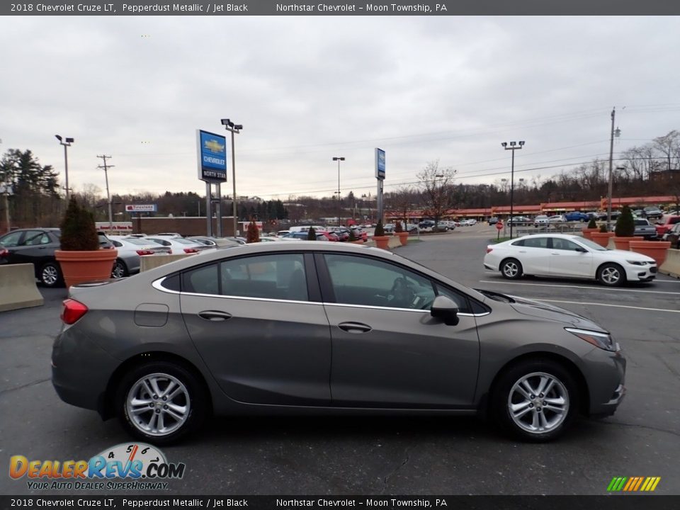 2018 Chevrolet Cruze LT Pepperdust Metallic / Jet Black Photo #10