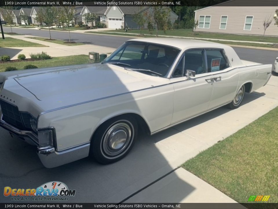 Front 3/4 View of 1969 Lincoln Continental Mark III Photo #1