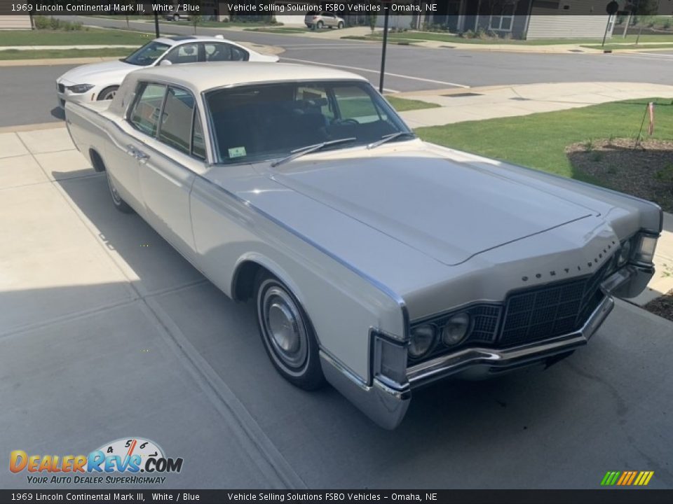 1969 Lincoln Continental Mark III White / Blue Photo #7