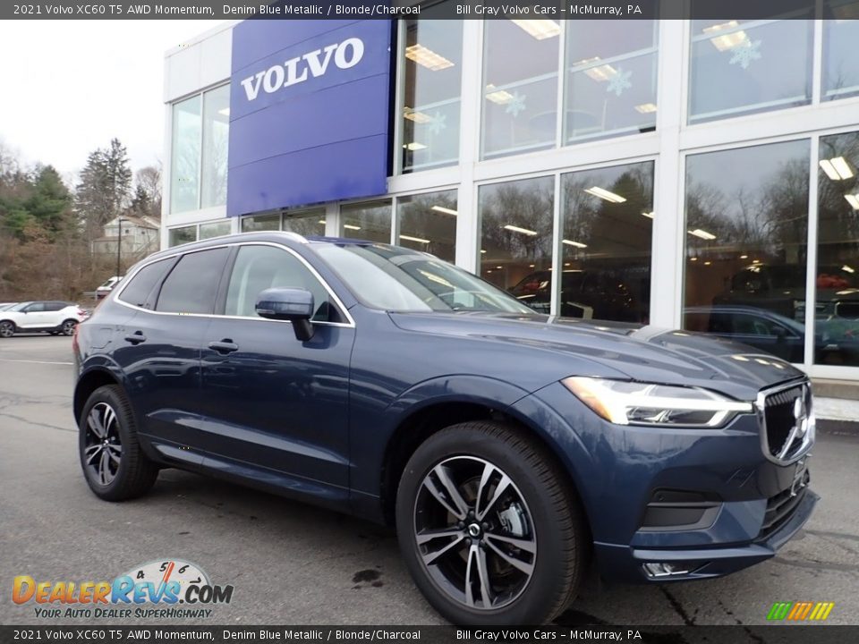 Front 3/4 View of 2021 Volvo XC60 T5 AWD Momentum Photo #1