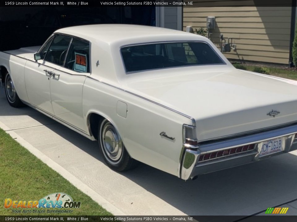 1969 Lincoln Continental Mark III White / Blue Photo #9