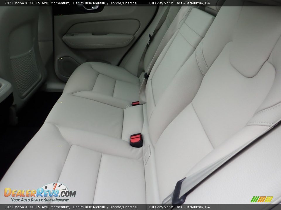 2021 Volvo XC60 T5 AWD Momentum Denim Blue Metallic / Blonde/Charcoal Photo #8