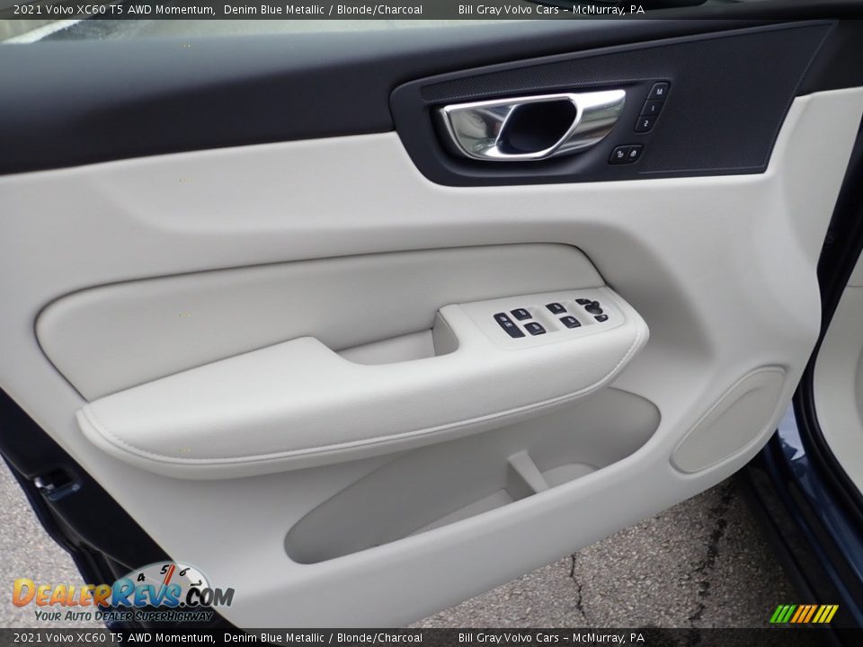 Door Panel of 2021 Volvo XC60 T5 AWD Momentum Photo #10