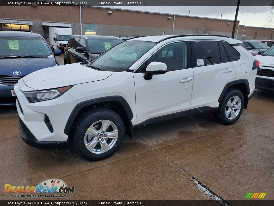 2021 Toyota RAV4 XLE AWD Super White / Black Photo #1