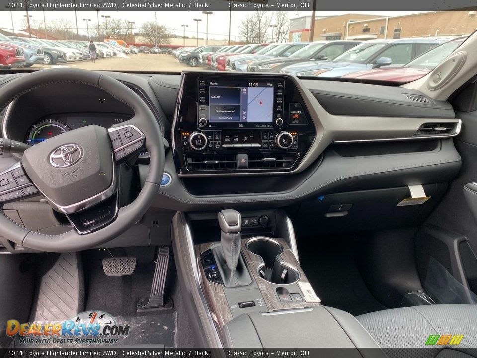 Dashboard of 2021 Toyota Highlander Limited AWD Photo #4