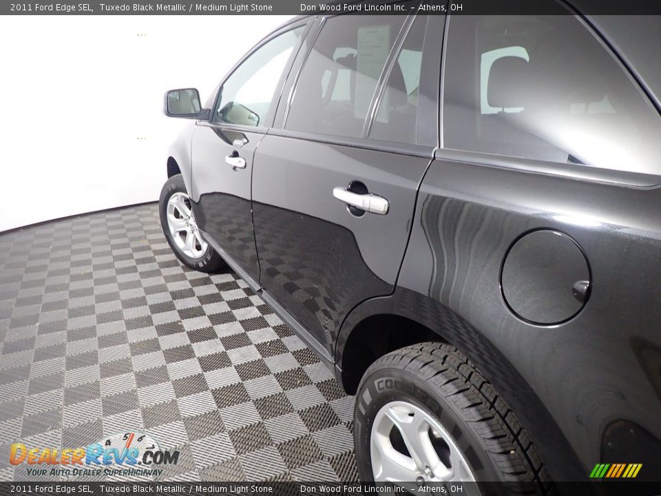 2011 Ford Edge SEL Tuxedo Black Metallic / Medium Light Stone Photo #17