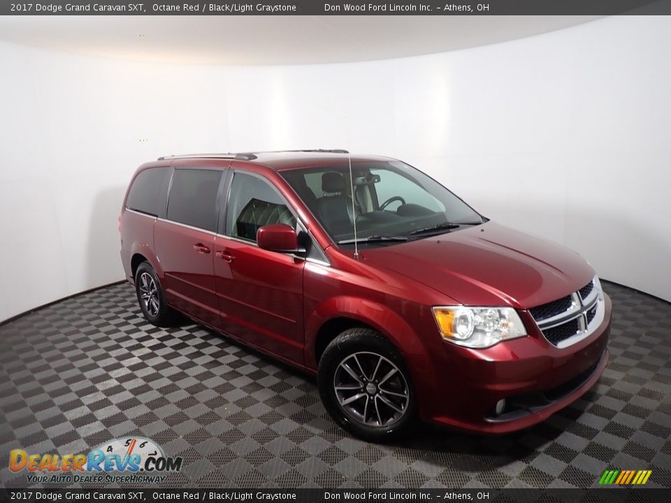 2017 Dodge Grand Caravan SXT Octane Red / Black/Light Graystone Photo #2
