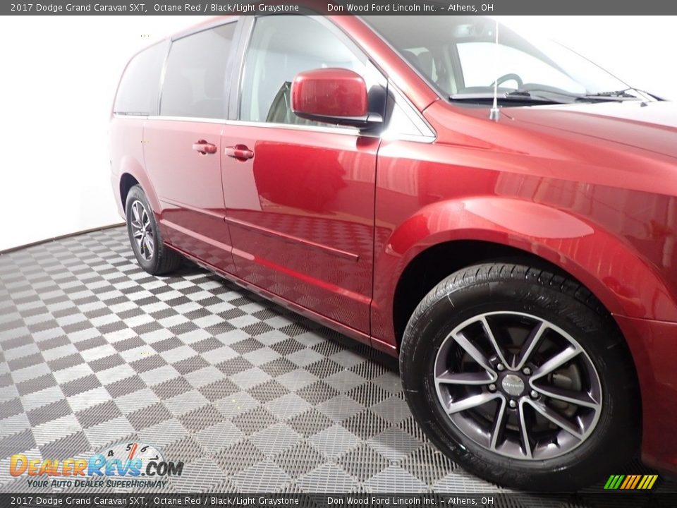 2017 Dodge Grand Caravan SXT Octane Red / Black/Light Graystone Photo #3