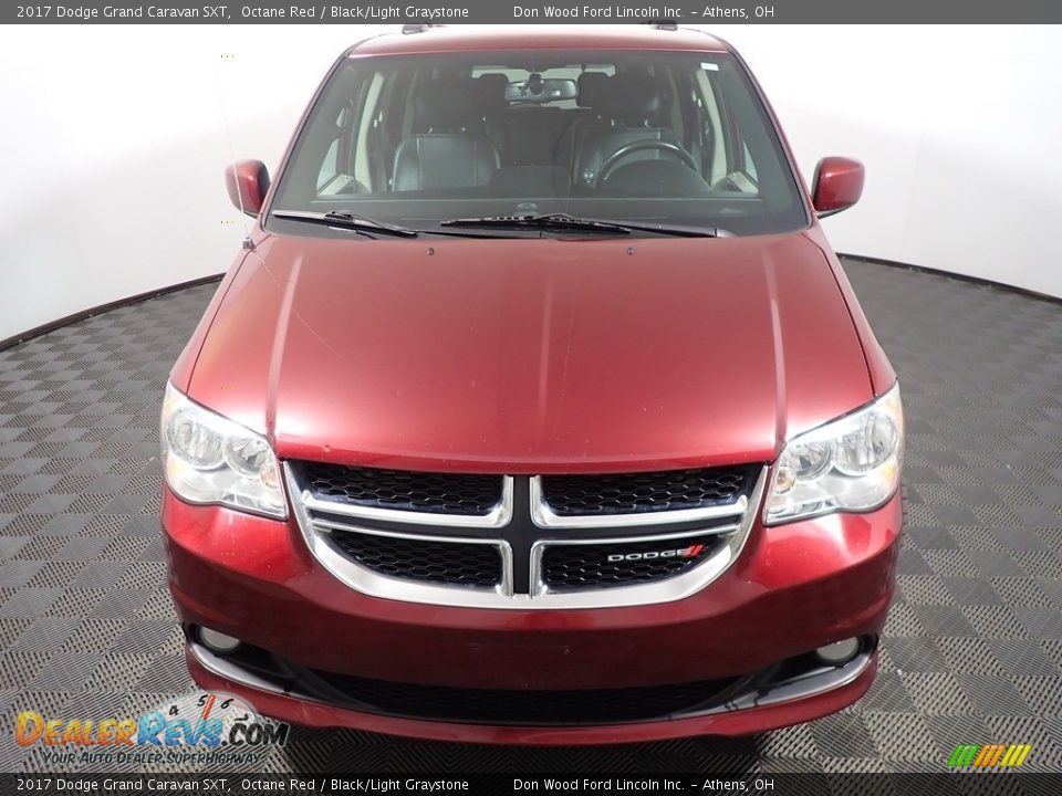 2017 Dodge Grand Caravan SXT Octane Red / Black/Light Graystone Photo #4