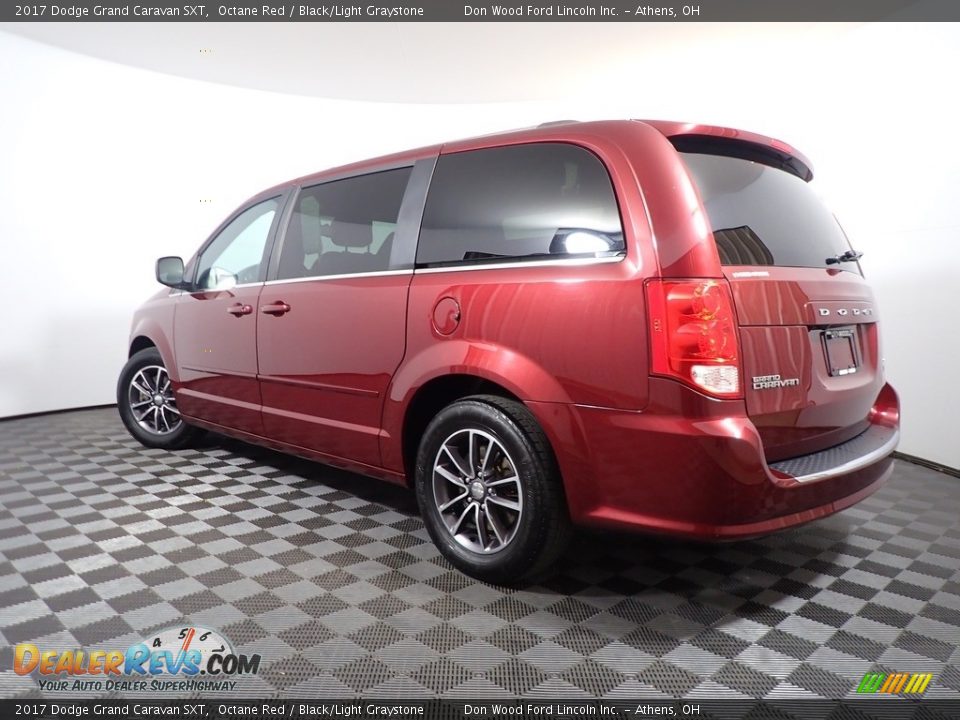 2017 Dodge Grand Caravan SXT Octane Red / Black/Light Graystone Photo #10