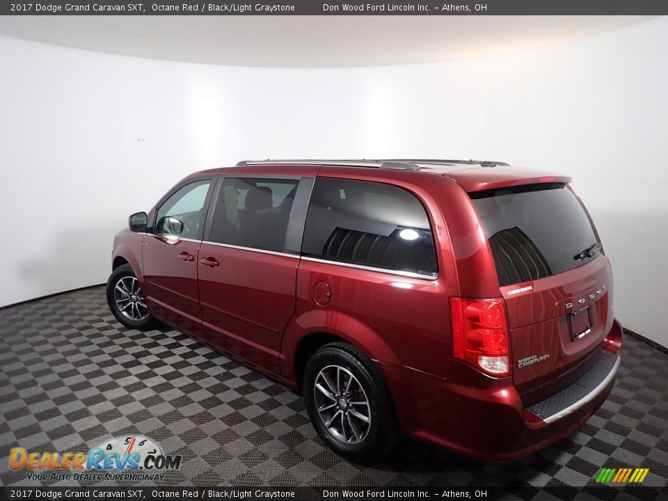 2017 Dodge Grand Caravan SXT Octane Red / Black/Light Graystone Photo #11