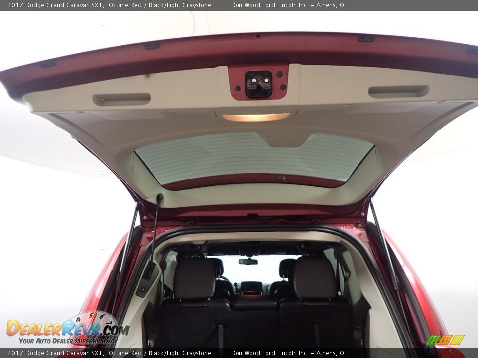 2017 Dodge Grand Caravan SXT Octane Red / Black/Light Graystone Photo #13