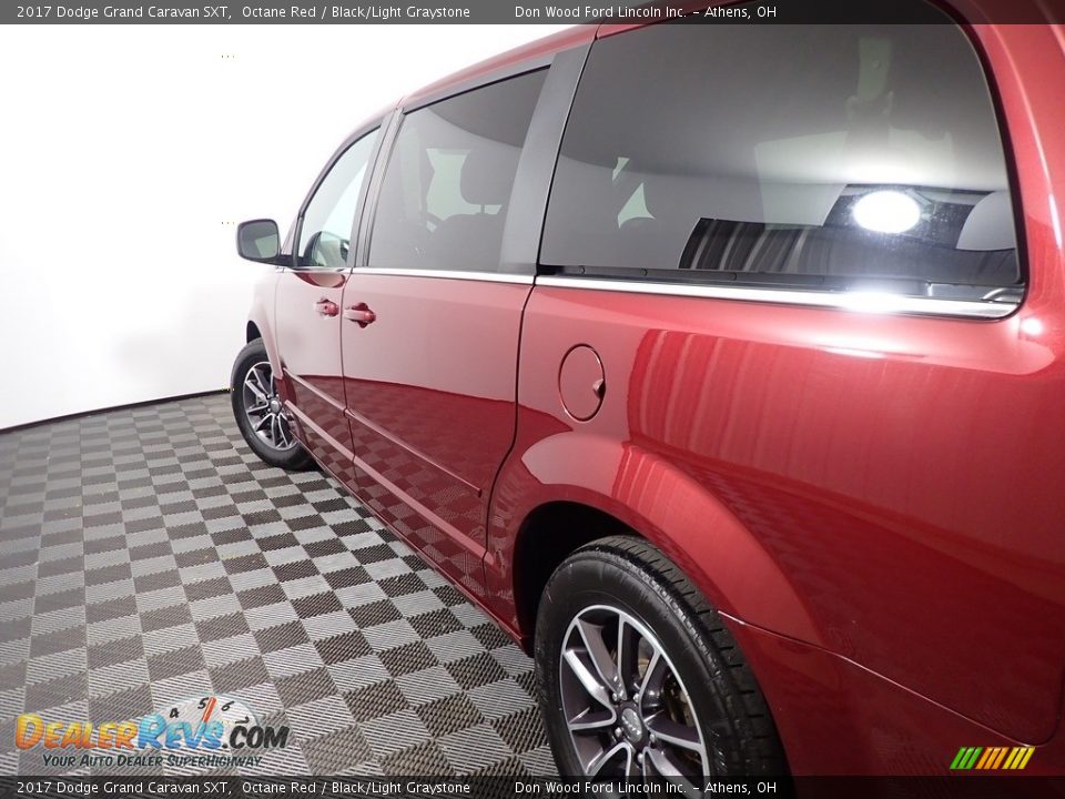 2017 Dodge Grand Caravan SXT Octane Red / Black/Light Graystone Photo #19