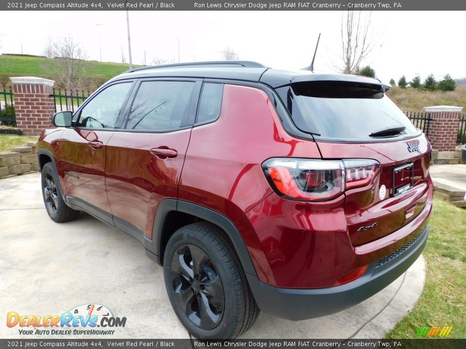 2021 Jeep Compass Altitude 4x4 Velvet Red Pearl / Black Photo #8