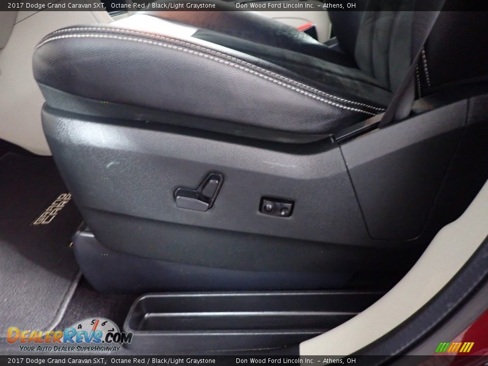 2017 Dodge Grand Caravan SXT Octane Red / Black/Light Graystone Photo #24
