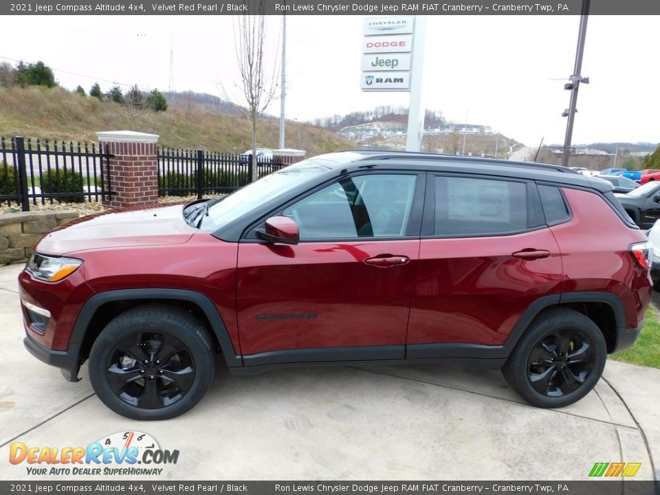 2021 Jeep Compass Altitude 4x4 Velvet Red Pearl / Black Photo #9