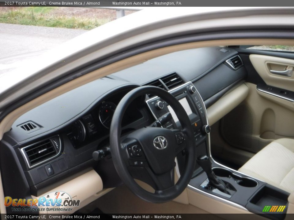 2017 Toyota Camry LE Creme Brulee Mica / Almond Photo #15