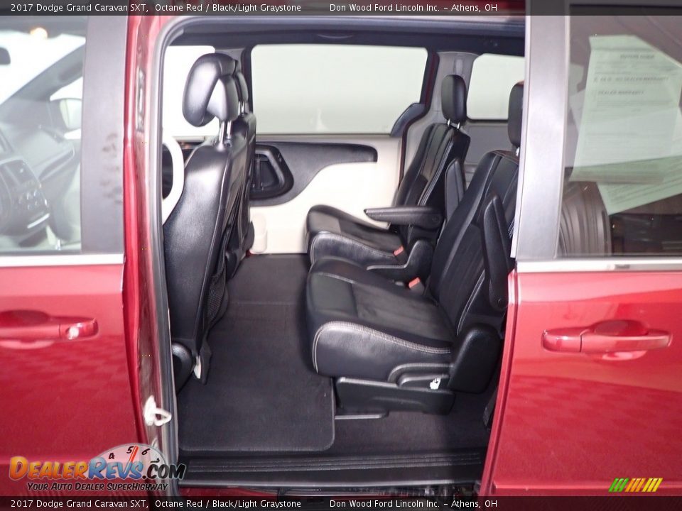 2017 Dodge Grand Caravan SXT Octane Red / Black/Light Graystone Photo #36