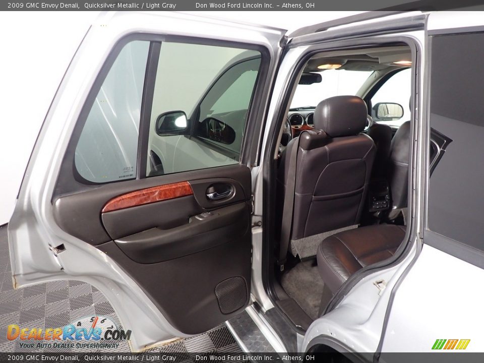 2009 GMC Envoy Denali Quicksilver Metallic / Light Gray Photo #33