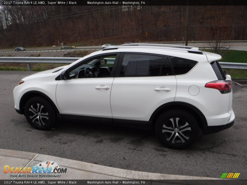 2017 Toyota RAV4 LE AWD Super White / Black Photo #11