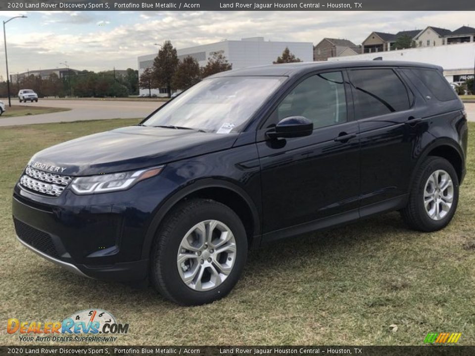 Front 3/4 View of 2020 Land Rover Discovery Sport S Photo #2