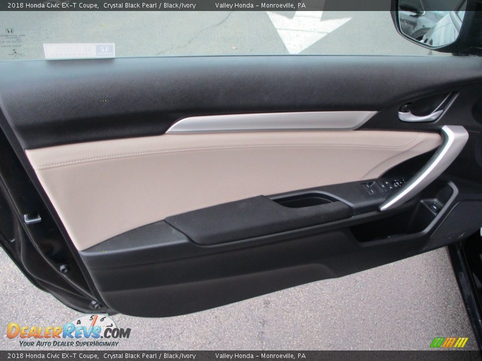 Door Panel of 2018 Honda Civic EX-T Coupe Photo #10