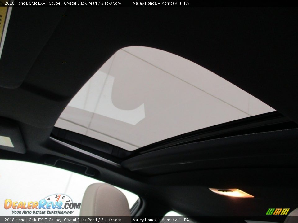 Sunroof of 2018 Honda Civic EX-T Coupe Photo #11