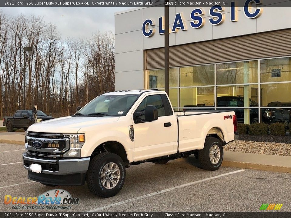 2021 Ford F250 Super Duty XLT SuperCab 4x4 Oxford White / Medium Earth Gray Photo #1