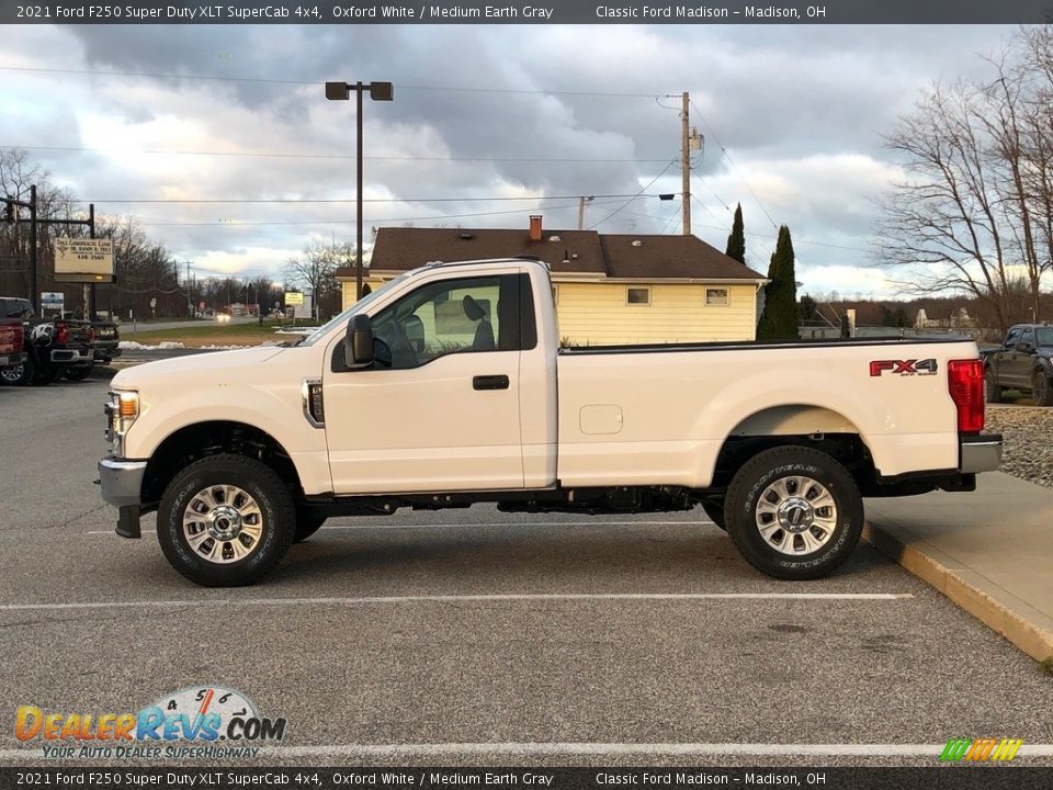 2021 Ford F250 Super Duty XLT SuperCab 4x4 Oxford White / Medium Earth Gray Photo #2