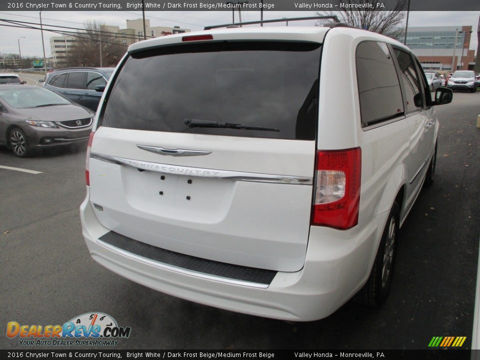 2016 Chrysler Town & Country Touring Bright White / Dark Frost Beige/Medium Frost Beige Photo #5