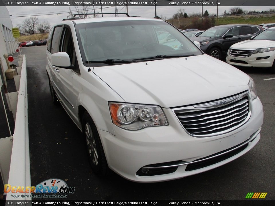 2016 Chrysler Town & Country Touring Bright White / Dark Frost Beige/Medium Frost Beige Photo #7