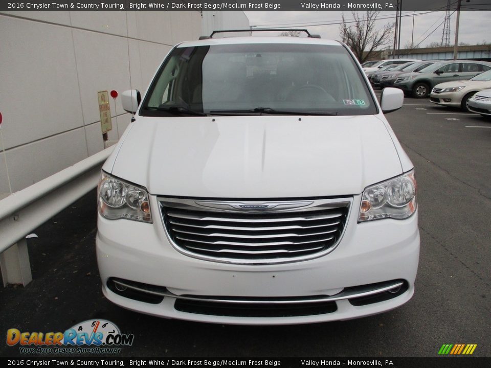 2016 Chrysler Town & Country Touring Bright White / Dark Frost Beige/Medium Frost Beige Photo #8