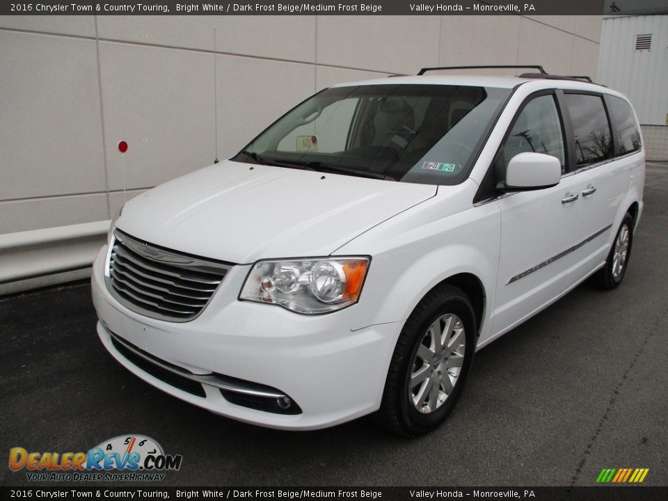 2016 Chrysler Town & Country Touring Bright White / Dark Frost Beige/Medium Frost Beige Photo #9