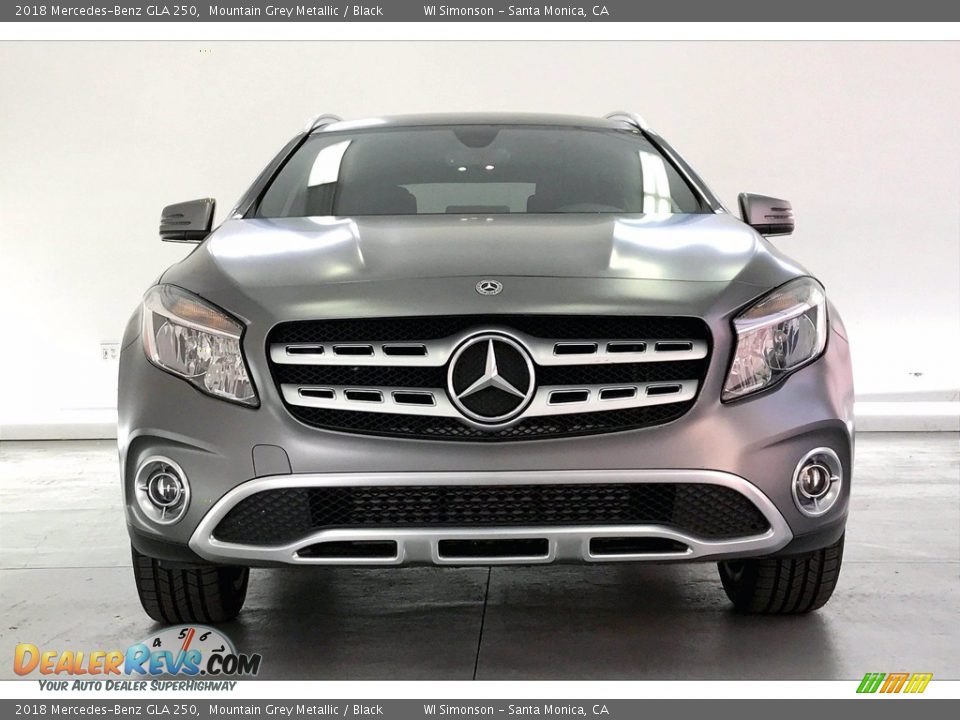 2018 Mercedes-Benz GLA 250 Mountain Grey Metallic / Black Photo #2