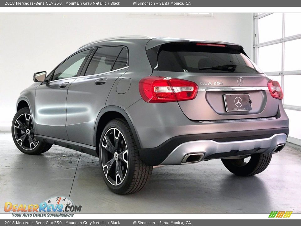 2018 Mercedes-Benz GLA 250 Mountain Grey Metallic / Black Photo #10