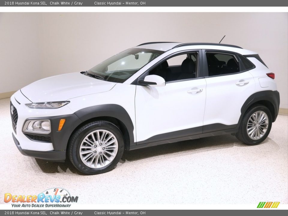 Front 3/4 View of 2018 Hyundai Kona SEL Photo #3