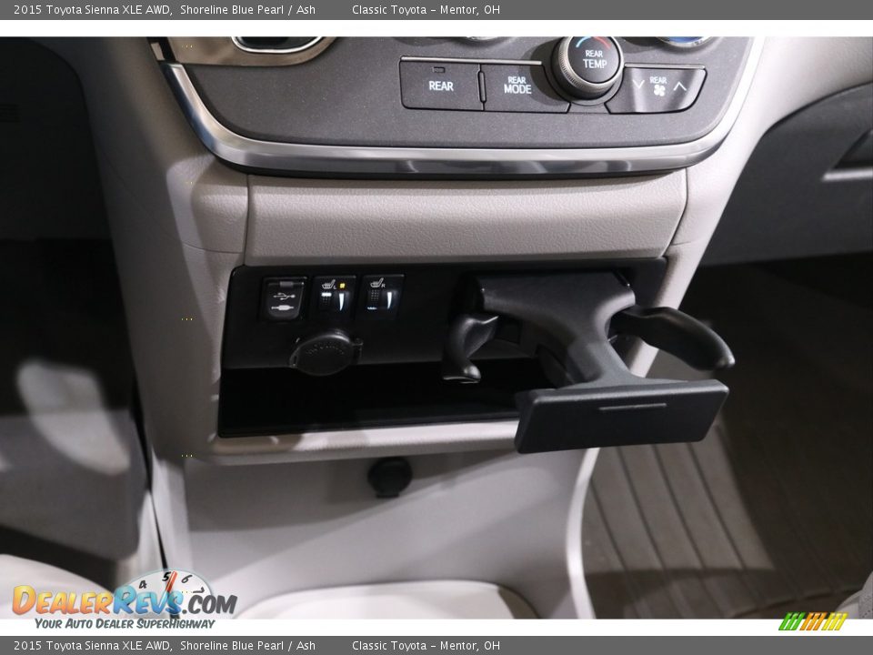 2015 Toyota Sienna XLE AWD Shoreline Blue Pearl / Ash Photo #16