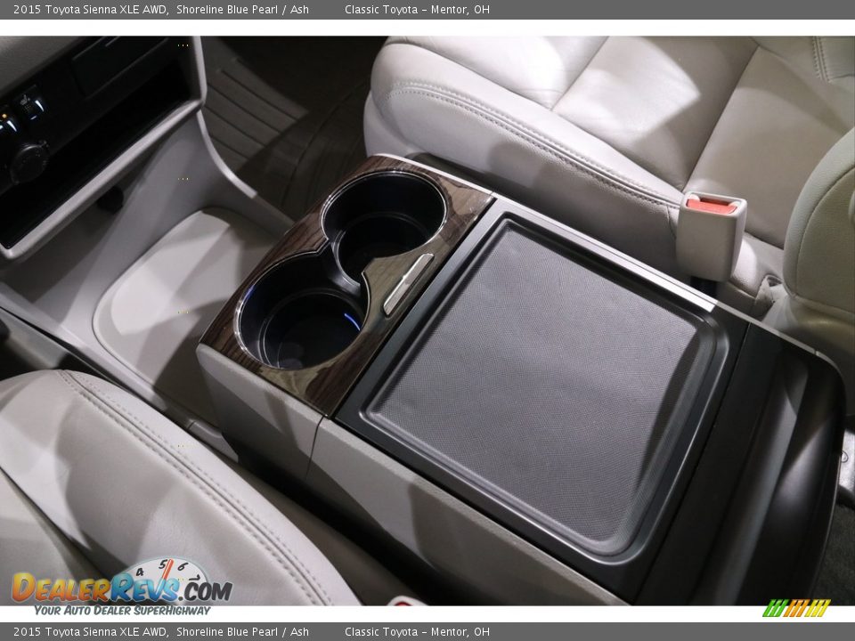 2015 Toyota Sienna XLE AWD Shoreline Blue Pearl / Ash Photo #17