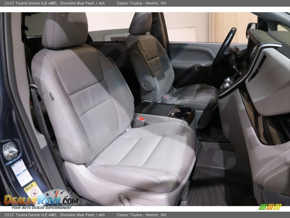 2015 Toyota Sienna XLE AWD Shoreline Blue Pearl / Ash Photo #18