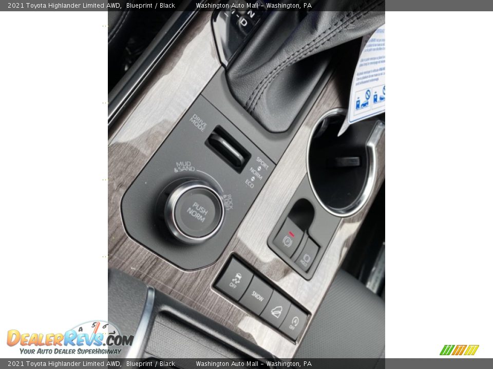 2021 Toyota Highlander Limited AWD Blueprint / Black Photo #17