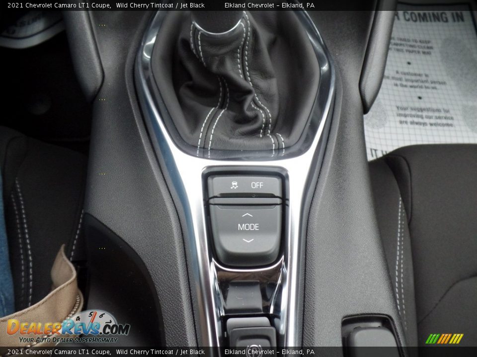 Controls of 2021 Chevrolet Camaro LT1 Coupe Photo #30